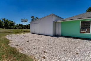 778 E Bellville St, Giddings, TX 78942 - Photo 29