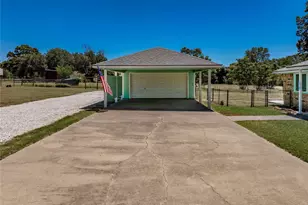 778 E Bellville St, Giddings, TX 78942 - Photo 27