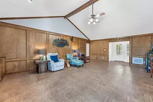 778 E Bellville St, Giddings, TX 78942 - Photo 13