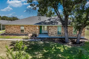 778 E Bellville St, Giddings, TX 78942 - Photo 1
