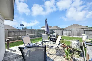 8611 River Crest Dr, Baytown, TX 77521 - Photo 15
