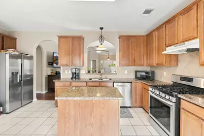 2207 Tarrytown Crossing Drive, Conroe, TX 77304 - Photo 13