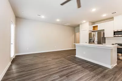 305 N Centro Circle, Shenandoah, TX 77385 - Photo 5