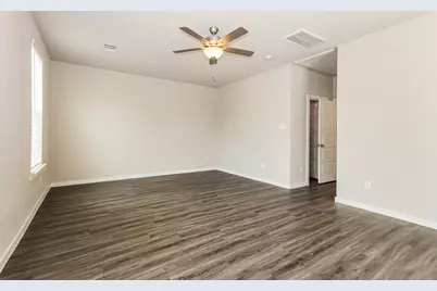 305 N Centro Circle, Shenandoah, TX 77385 - Photo 11