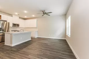 305 N Centro Cir, Shenandoah, TX 77385 - Photo 5