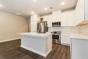 305 N Centro Cir, Shenandoah, TX 77385 - Photo 7