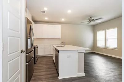 305 N Centro Circle, Shenandoah, TX 77385 - Photo 7