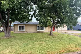 2622 34th Ave N, Texas City, TX 77590 - Photo 1