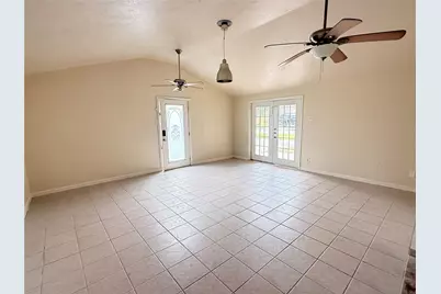 2622 34th Avenue N, Texas City, TX 77590 - Photo 5