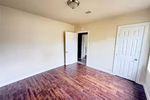 2622 34th Ave N, Texas City, TX 77590 - Photo 9