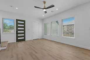 7727 Green Lawn Dr, Houston, TX 77088 - Photo 7