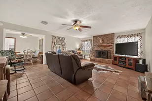 2016 Meadow Ln, Richmond, TX 77469 - Photo 3