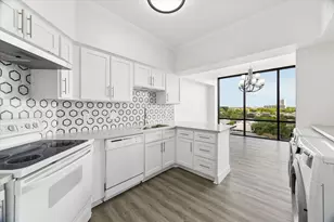 1111 Bering Dr, Houston, TX 77057 - Photo 9