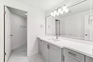1111 Bering Dr, Houston, TX 77057 - Photo 11