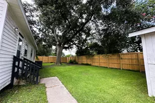 620 1st St, Winnie, TX 77665 - Photo 5