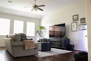 4703 N Bella Ct, Alvin, TX 77511 - Photo 11