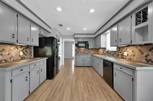 27121 Wells Ln, Oak Ridge North, TX 77385 - Photo 7