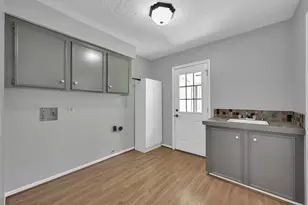 27121 Wells Ln, Oak Ridge North, TX 77385 - Photo 9