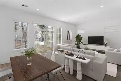 7702 West Side Villas Lane, Houston, TX 77055 - Photo 3