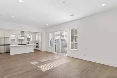 7702 West Side Villas Lane, Houston, TX 77055 - Photo 13