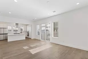 7702 Westside Villas Ln, Houston, TX 77055 - Photo 13