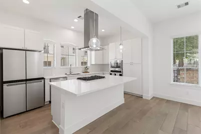 7702 West Side Villas Lane, Houston, TX 77055 - Photo 11