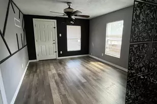 6908 Larkstone St, Houston, TX 77028 - Photo 9