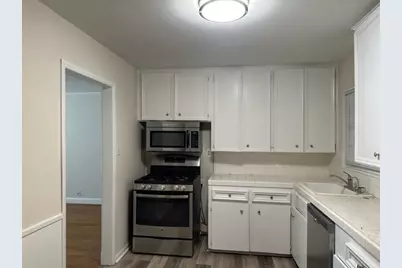 230 Laurel Street, Lake Jackson, TX 77566 - Photo 3