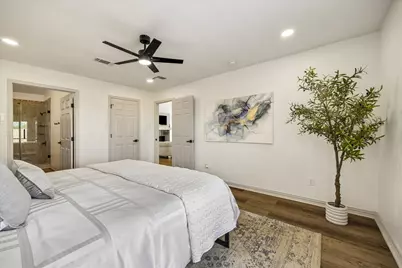 9203 Belle Park Drive, Houston, TX 77099 - Photo 19