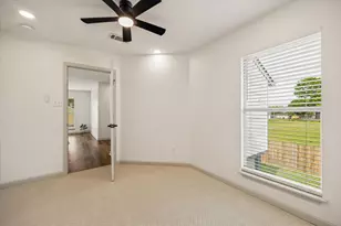 9203 Belle Park Dr, Houston, TX 77099 - Photo 27