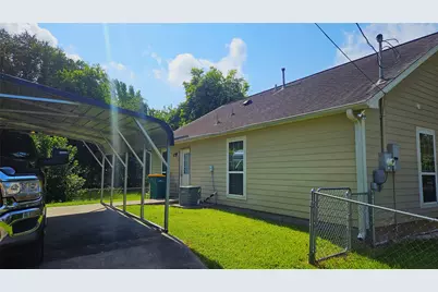 2311 12th Avenue, La Marque, TX 77568 - Photo 3