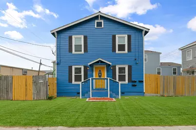 909 28th Street, Galveston, TX 77550 - Photo 1