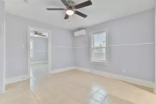 909 28th St, Galveston, TX 77550 - Photo 11