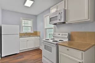 909 28th St, Galveston, TX 77550 - Photo 27