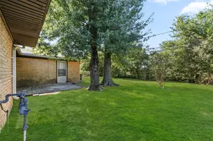 9711 Bertwood St, Houston, TX 77016 - Photo 23