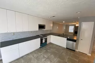 10946 Bexley Dr, Houston, TX 77099 - Photo 3