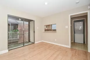 3150 Walnut Bend Ln, Houston, TX 77042 - Photo 9