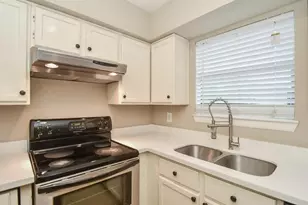 3150 Walnut Bend Ln, Houston, TX 77042 - Photo 11