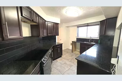 9811 Rocky Hollow Road, La Porte, TX 77571 - Photo 3