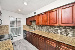 13114 Ensley Wood Dr, Houston, TX 77082 - Photo 9