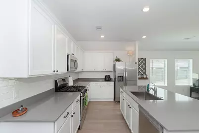 9919 Summer Peony Court, Baytown, TX 77521 - Photo 7