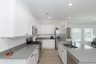 9919 Summer Peony Ct, Baytown, TX 77521 - Photo 7