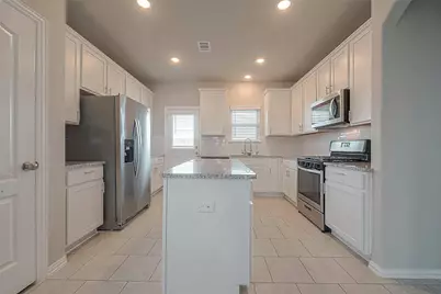 7446 French Quarter Court, Fulshear, TX 77441 - Photo 9