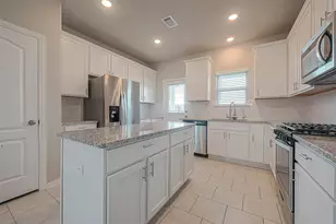 7446 French Quarter Ct, Fulshear, TX 77441 - Photo 1
