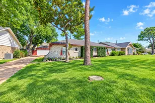 11406 High Star Dr, Houston, TX 77072 - Photo 3