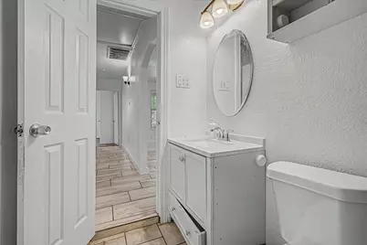 8159 Glenhollow Drive, Houston, TX 77033 - Photo 21