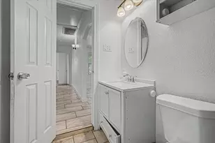 8159 Glenhollow Dr, Houston, TX 77033 - Photo 21