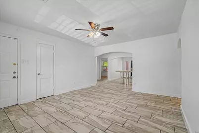 8159 Glenhollow Drive, Houston, TX 77033 - Photo 5