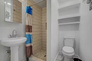8159 Glenhollow Dr, Houston, TX 77033 - Photo 15