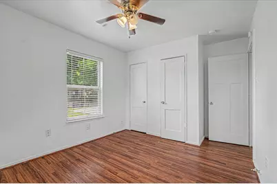 8159 Glenhollow Drive, Houston, TX 77033 - Photo 23